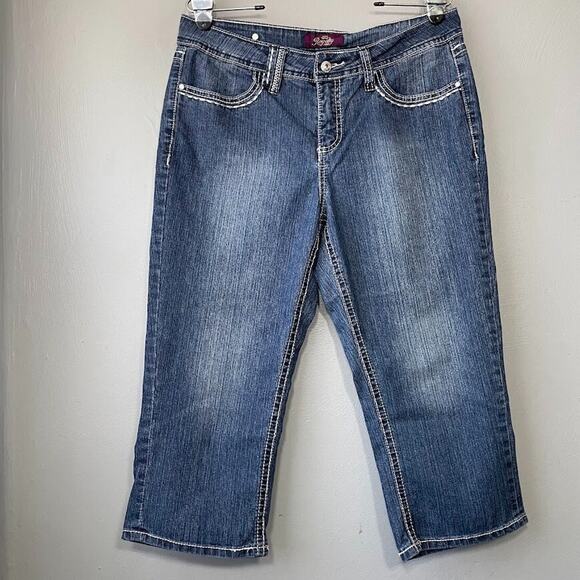 Royalty YMI Size 10 Blue Jean Denim Capris Bling Button Flap Pockets Y2K - Picture 2 of 15